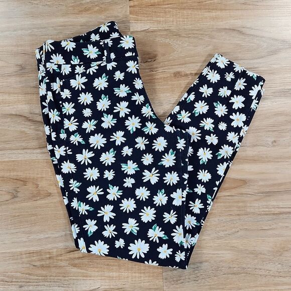 ☔️🔹️Old Navy Blue & White Daisy Print Pixie Pants Size 6 - Picture 2 of 8